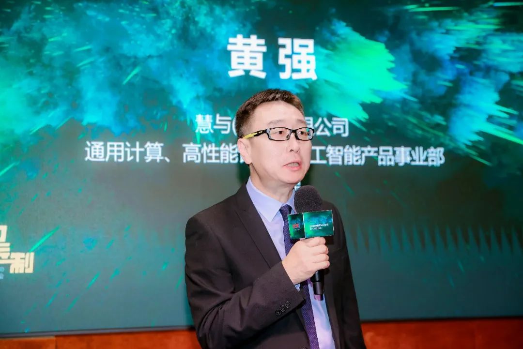 香港主机与AI智能运维的创新融合插图
